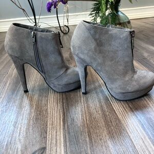 Guess Gray Heeled Boots with Suede Finish and Stiletto Heel